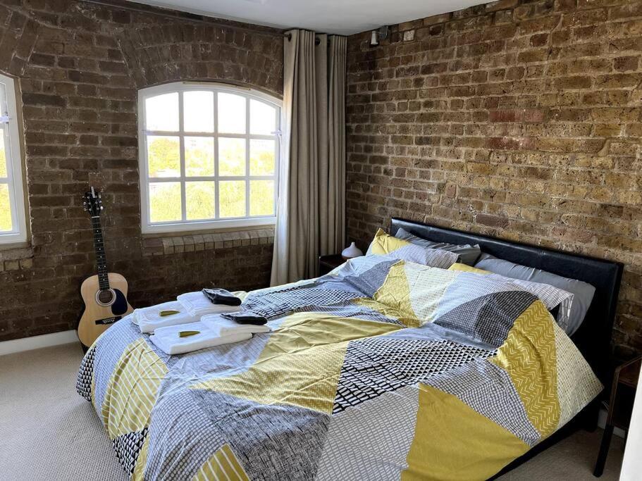 Luxury Artistic 2 Bedroom W/Balcony-Great Location Central 런던 외부 사진