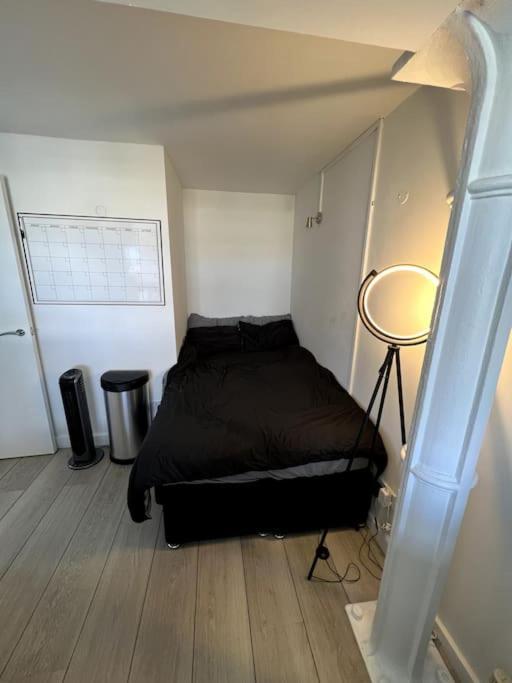 Luxury Artistic 2 Bedroom W/Balcony-Great Location Central 런던 외부 사진